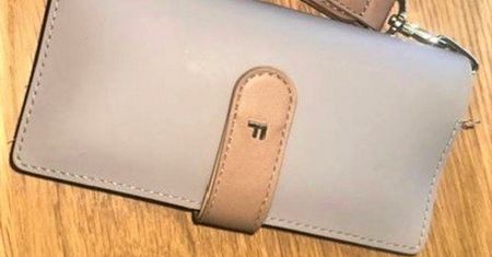 Kobieta zgubiła portfel. Miała w nim 1300 zł. Znalazł go 17-latek z Kłodzka