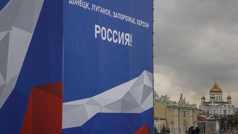 So-called referendums on the joining of Russian-controlled regions of Ukraine to Russia
epa10213769 A stage featuring a sign reading 'Donetsk, Luhansk, Zaporozhye, Kherson Russia' during preparations for a celebration in front of St. Basil's Cathedral in downtown of Moscow, Russia, 29 September 2022. From 23 to 27 September, residents of the self-proclaimed Luhansk and Donetsk People's Republics as well as the Russian-controlled areas of the Kherson and Zaporizhzhia regions of Ukraine voted in a so-called 'referendum' to join the Russian Federation. Russian President Vladimir Putin will hold a signing ceremony September 30 to annex four more areas of Ukraine after the referendums condemned by Ukraine and the West as a sham.  EPA/SERGEI ILNITSKY 
Dostawca: PAP/EPA.
SERGEI ILNITSKY