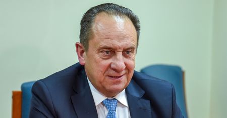 Andrzej Gut-Mostowy. Spółka ministra nie opublikowała w terminie ważnego dokumentu