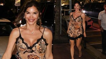 Lauren Sanchez w KUSEJ MINI prezentuje szeroki uśmiech w drodze na kolację z mężem MILIARDEREM