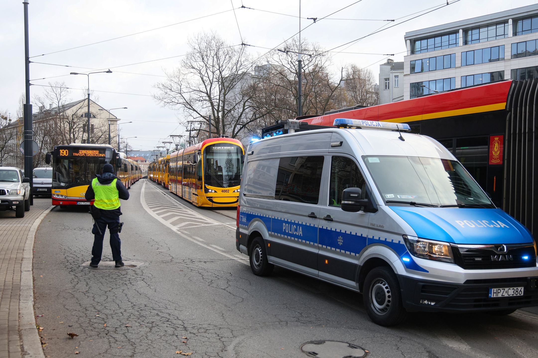 Miejsce zderzenia dwóch tramwajów i autobusu