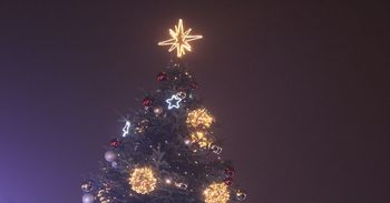 Lublin: Wspólne ubieranie choinki: Świąteczna integracja mieszkańców LSM