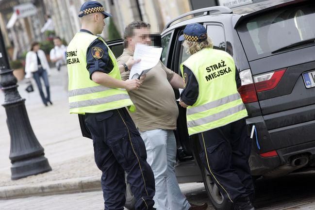 Sprawcy wykroczeń dostają po kieszeni