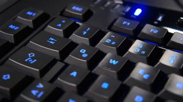 Roccat ISKU FX - widowiskowa klawiatura dla gamingowych "programistów" [test] 8