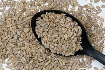 Wystarczy łyżka dziennie. Doskonale zbijają cukier i cholesterol