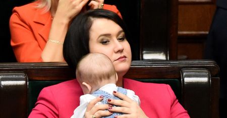 Szczepionka na koronawirusa z ludzkich płodów? Posłanka PiS pyta Ministerstwo Zdrowia