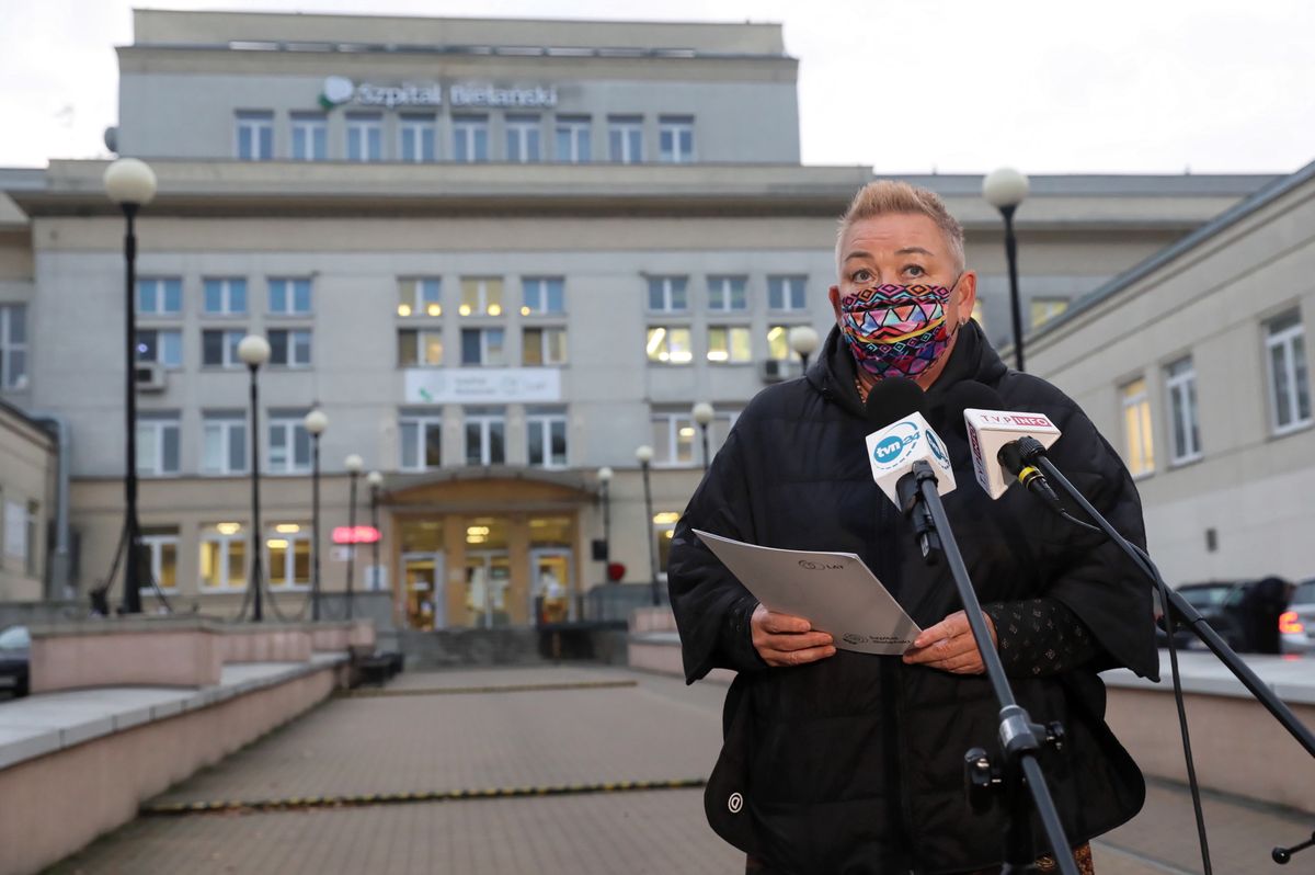 Warszawa. Konferencja prasowa przy Szpitalu Bielańskim