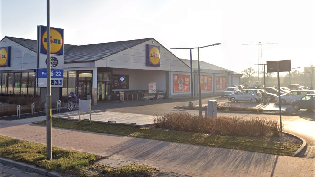 Tajemnicze kradzieże pod Lidlem w Poznaniu