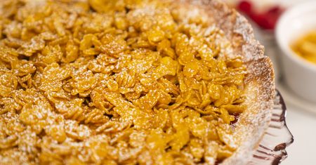 Łączę kilka prostych składników i wkładam do piekarnika. Tarta z chrupiącą posypką znika ze stołu raz-dwa