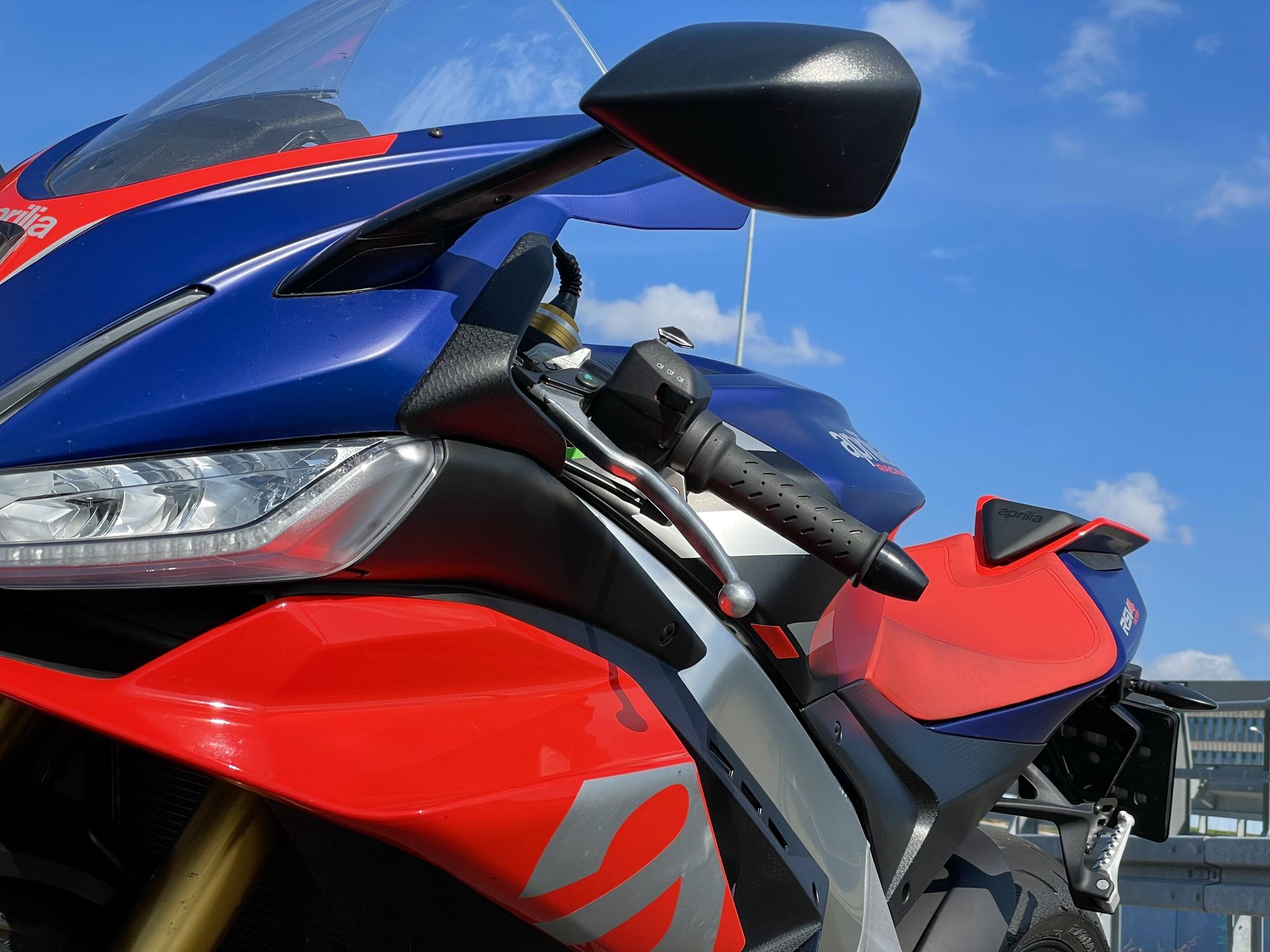 Aprilia RSV4 Factory