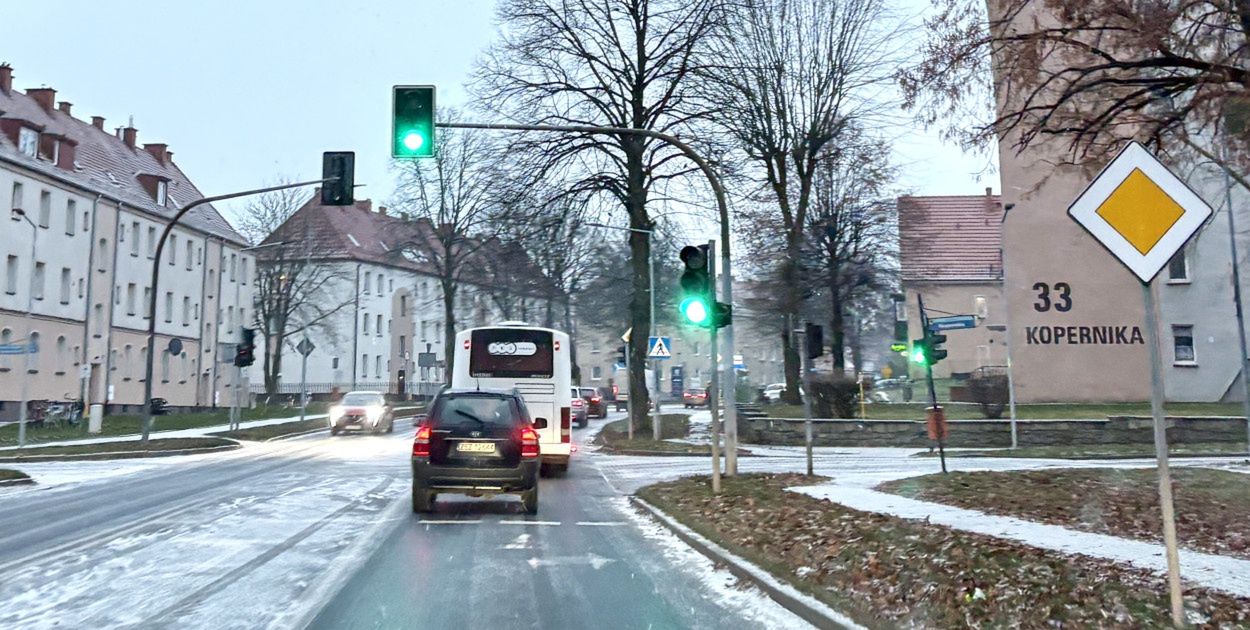 Szczecinek: Na tym skrzyżowaniu wróciły światła. Wraz z nimi korki