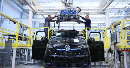 Ludzie wyszli na ulice. Niemiecka motoryzacja w coraz głębszym kryzysie