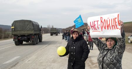 Rosjanie strzelają i koncentrują siły na Krymie. Będzie atak?