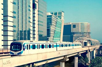 Indie wydadzą 2,4 miliarda dolarów. Na lokomotywy