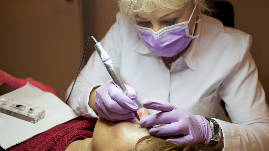 Makijaż permanentny zapewnia piękny wygląd o każdej porze dnia i nocy.