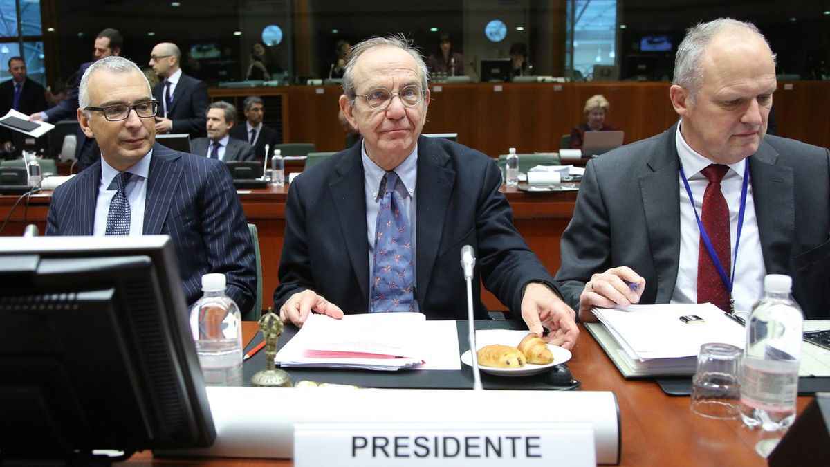 - <i>To rozsądny kompromis</i> - mówi Pier Carlo Padoan,</br>minister finansów Włoch, które kierują teraz Unią