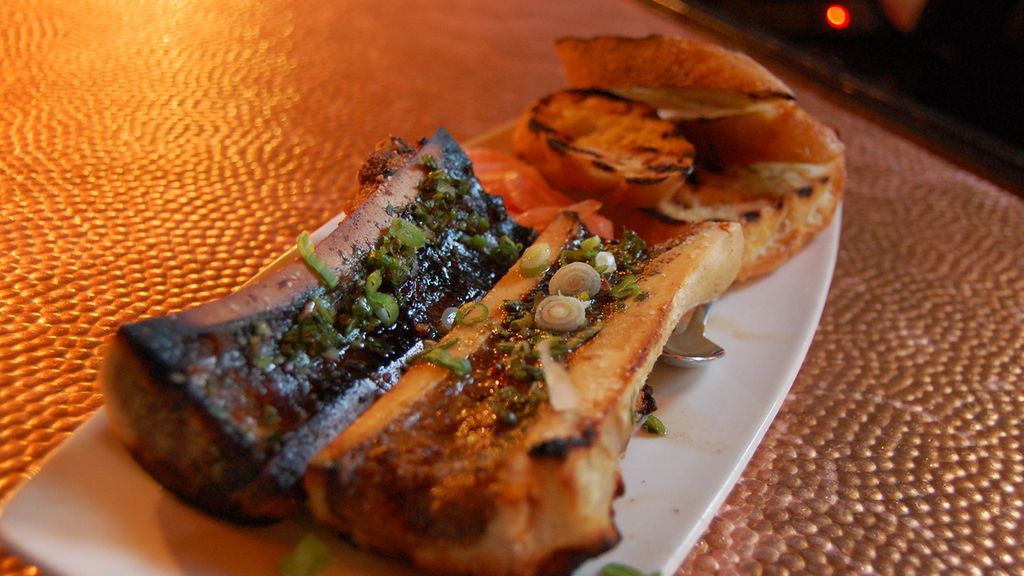 Surowy szpik z karibu