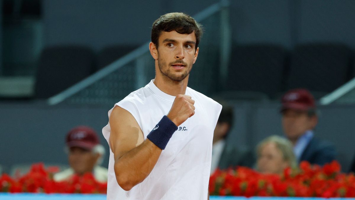 PAP/EPA / Juanjo Martin / Na zdjęciu: Lorenzo Musetti