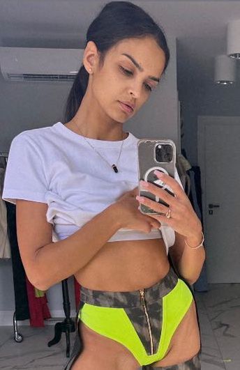 Klaudia El Dursi w oryginalnych spodniach, które zaprojektowała na festiwal