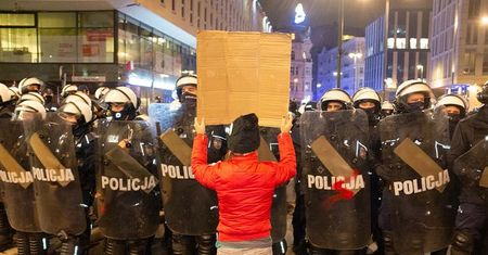 Strajk Kobiet w Warszawie. Zatrzymania po proteście przed TVP