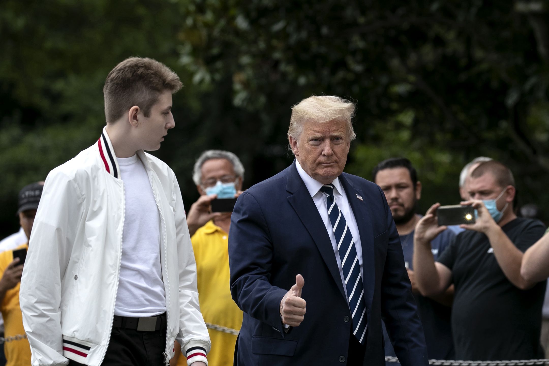 Barron Trump przerósł Donalda i Melanię