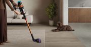 James Dyson prezentuje w Berlinie najnowsze produkty firmy Dyson, które rozwiązują problemy użytkowników