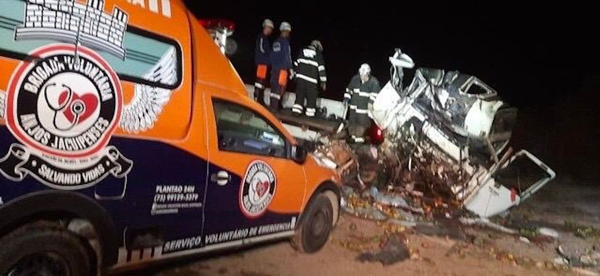 Twenty-five people killed in Brazil semi-truck and tourist bus collision