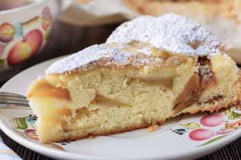 To najlepsze puszyste ciasto z papierówkami. Pamiętaj o tym jednym kroku na koniec