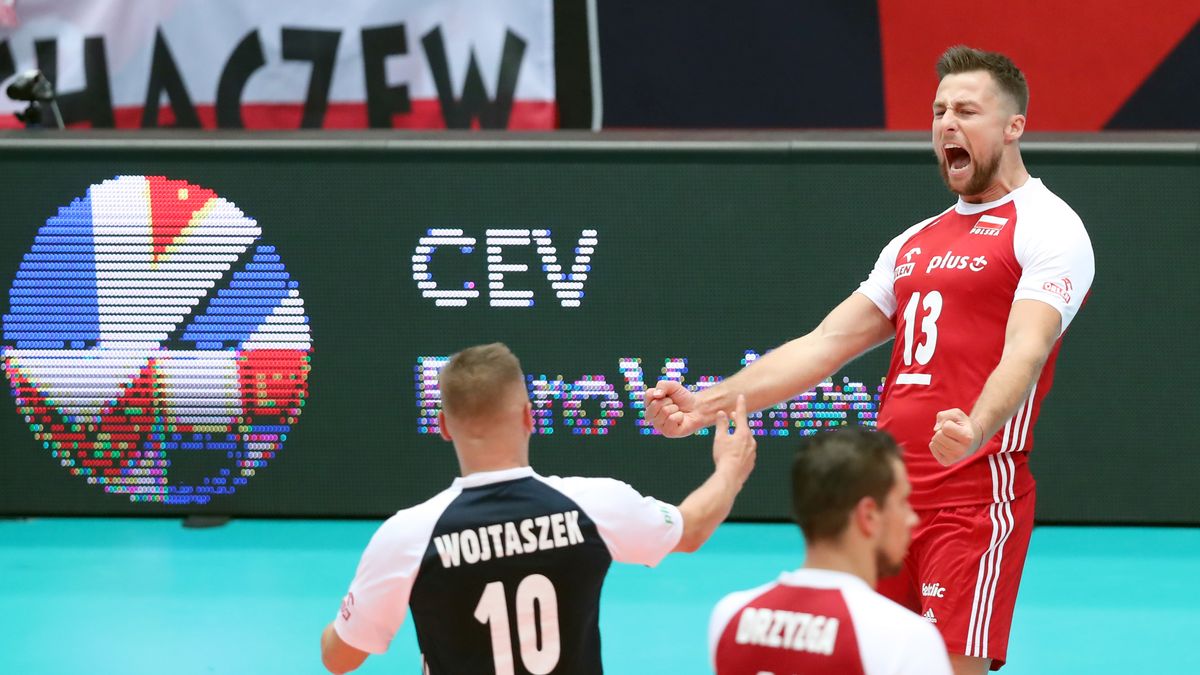 Newspix / Jakub Piasecki / Na zdjęciu: siatkarze reprezentacji Polski (Michał Kubiak - nr 13)
