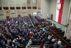 Nowy sondaż. PiS wciąż na czele. Pięć partii w Sejmie