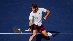 Tsitsipas ucieszył się z wczesnego zwycięstwa. Potrzebował tylko 76 minut