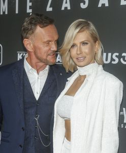 Pazura pokazał się z teściami. Poznał ich córkę, gdy miała 19 lat