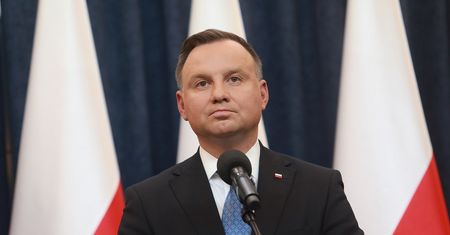 Wybory 2020. Wyborcy Andrzeja Dudy boją się uchodźców. Nowe badanie