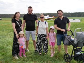 Rodzinna zabawa na lotnisku w Kąkolewie. To był odlotowy Dzień Dziecka!