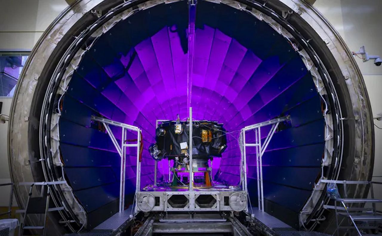 "Zadzwoniło do domu". Polski instrument GLOWS na pokładzie misji NASA