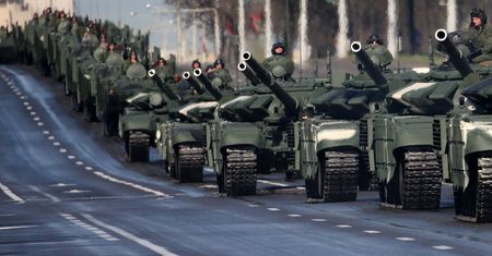 Białoruś: 20 osób aresztowanych za przekazywanie informacji o armii