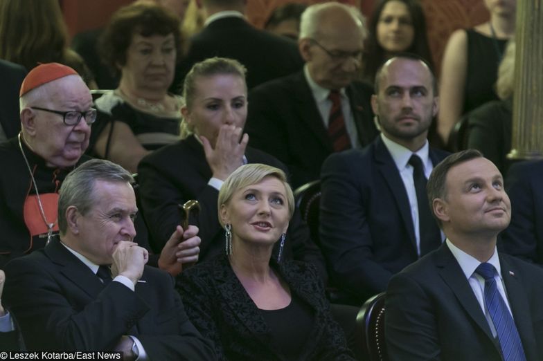 Andrzej Duda z żoną Agatą w Operze Wrocławskiej