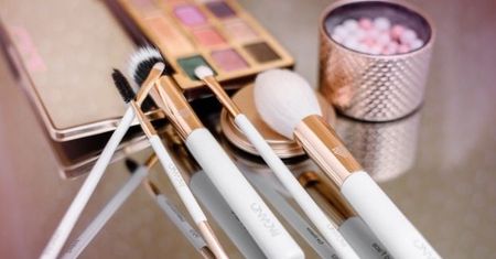 5 niezbędnych pędzli do makijażu