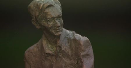 Na rowerze i na cokole. Stowarzyszenie Skwer Władysława Bartoszewskiego prowadzi zbiórkę pieniędzy na budowę pomnika