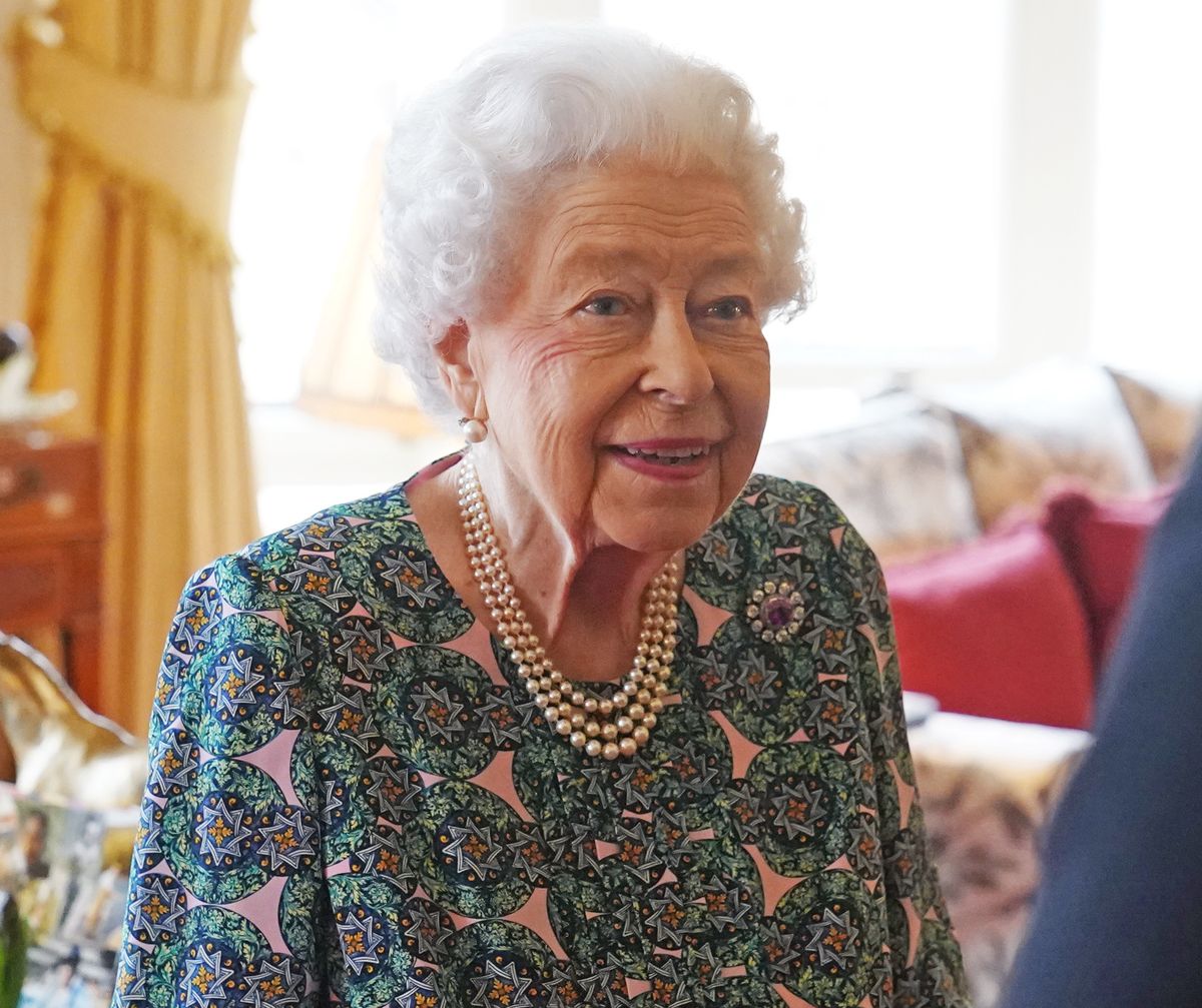 Królowa uczestniczyła w oficjalnych spotkaniach "na żywo" 16 lutego, cztery dni przed otrzymaniem pozytywnego wyniku na obecność koronawirusa 