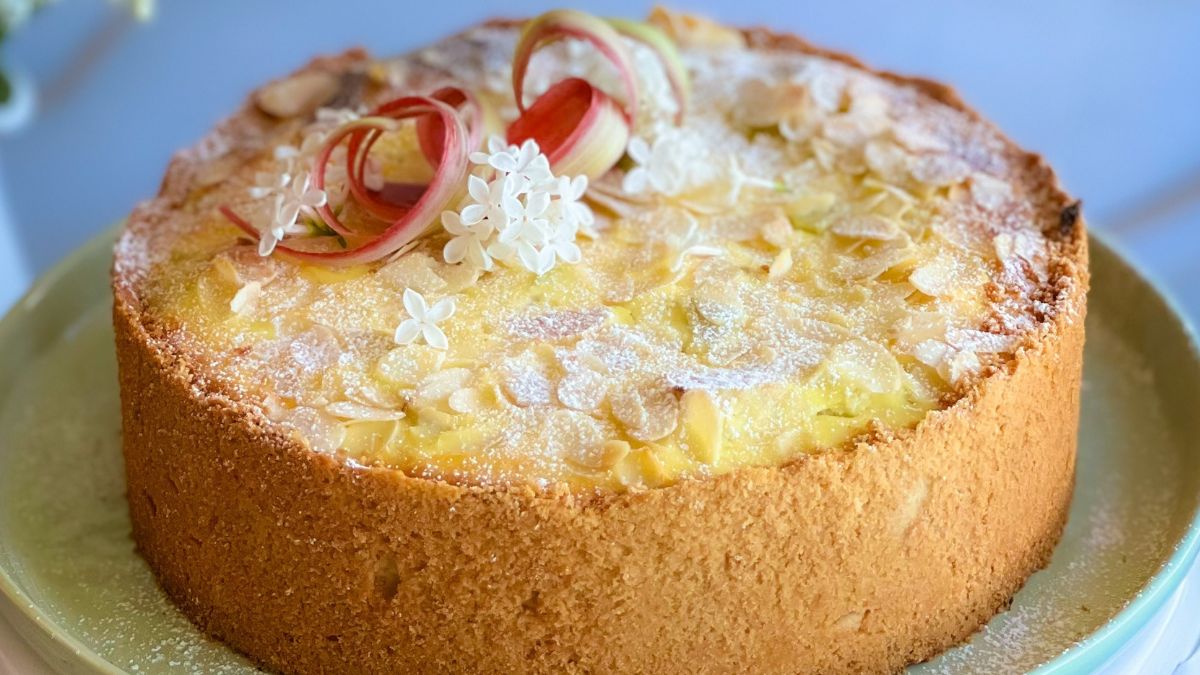 Sernik z rabarbarem  - Pyszności