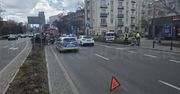 Warszawa: Kierowca opla trafił do szpitala po wybuchu opony