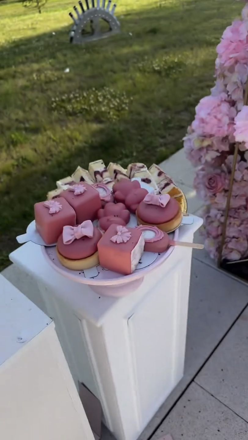 "Różowe" baby shower Oli Tomali
