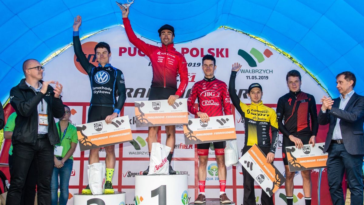 podium wyścigu elite mężczyzn 