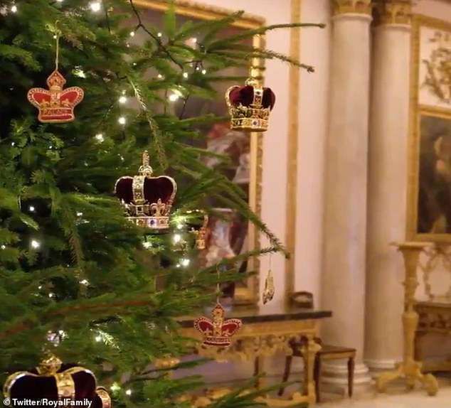 Pałac Buckingham udekorowany na Boże Narodzenie