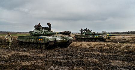 Kosztowna obrona przed Rosją. Ukraina zwiększa wydatki na wojsko