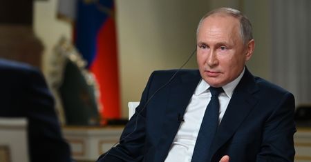 Spotkanie Władimir Putin - Joe Biden. Włodzimierz Cimoszewicz zwraca uwagę na szczegół