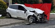 Mielec: Tragiczny wypadek o poranku. Kierowca wjechał samochodem w słup