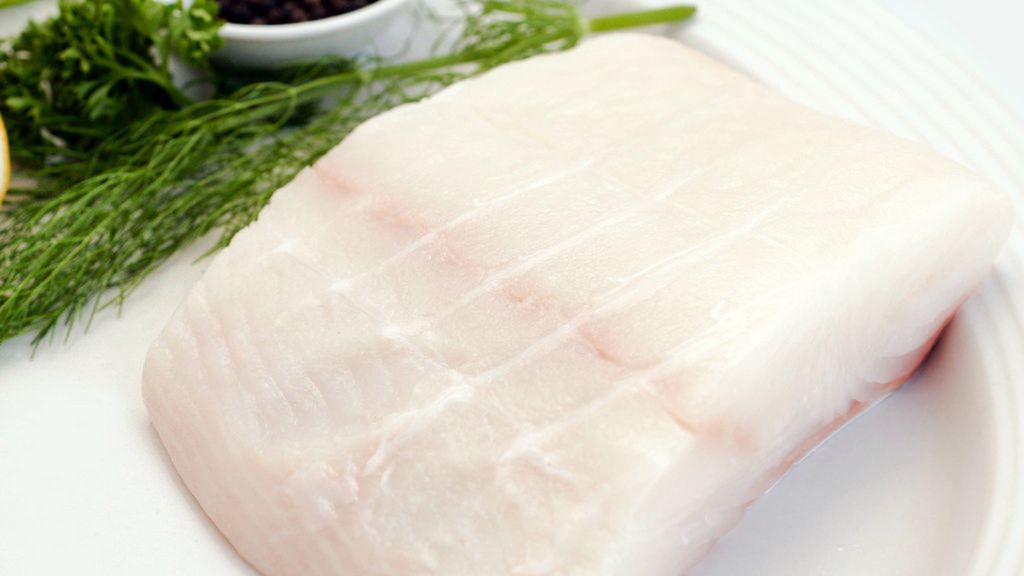 Surowy halibut grenlandzki