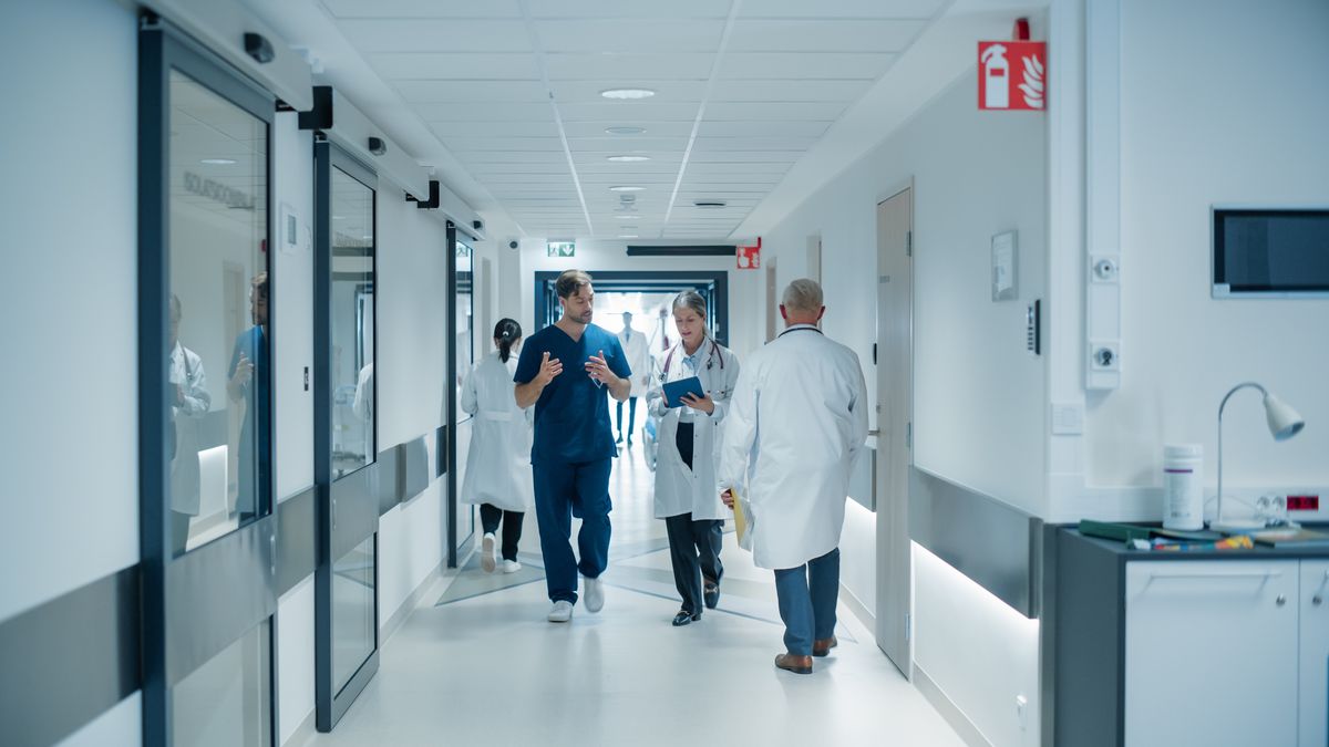 szpital, lekarz, służba zdrowia